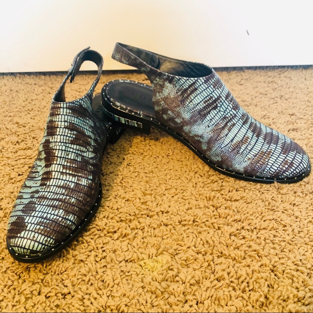 NWOB Freda Salvador Rush Sky Blue Tenjin Slingback